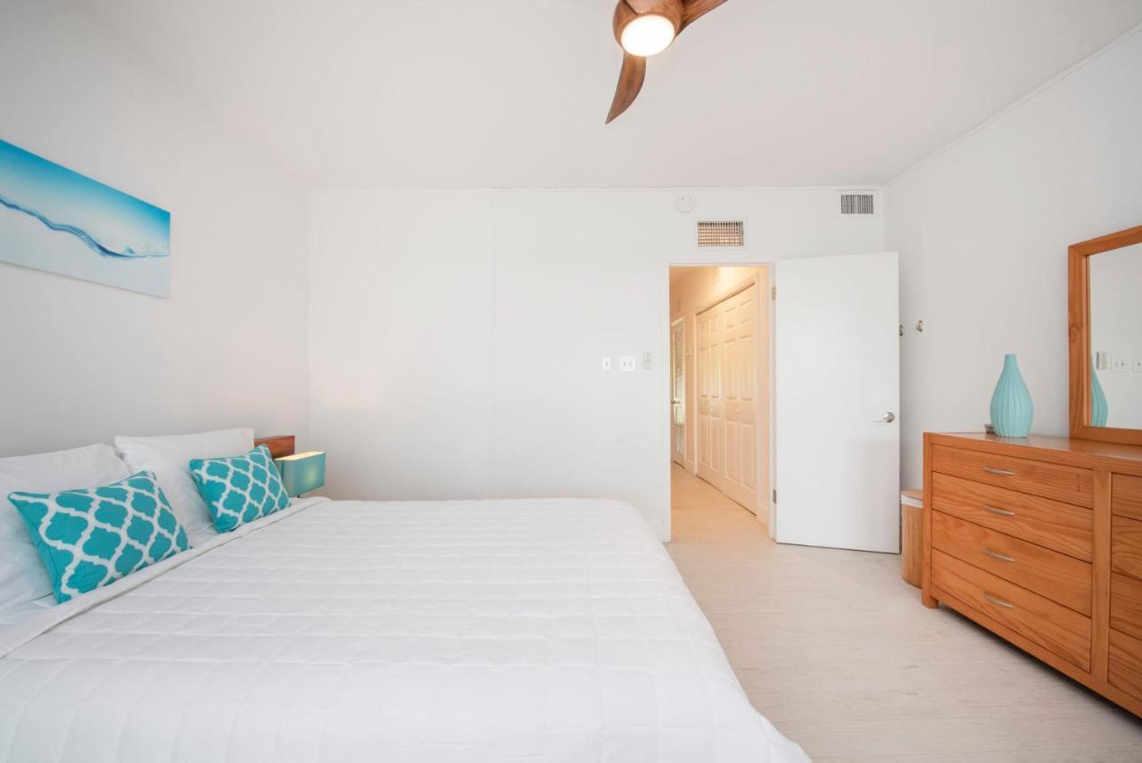 Beach Living At Island Pine Villas Blse George Town Kültér fotó